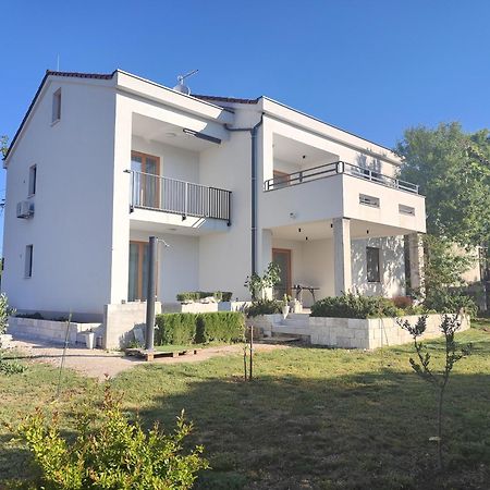 Apartments Grape Pirovac Zewnętrze zdjęcie